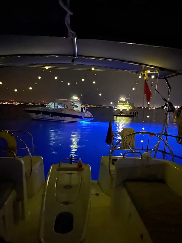 çeşme yat kiralama 55